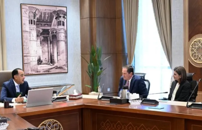 رئيس الوزراء يلتقى رئيس مجلس الإدارة والرئيس التنفيذى لشركة سيسكو