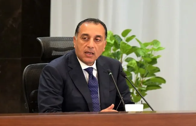 مدبولي: حسن هيكل ليس مستشارا بمجلس الوزراء.. وكلام مقايضة قناة السويس مرفوض