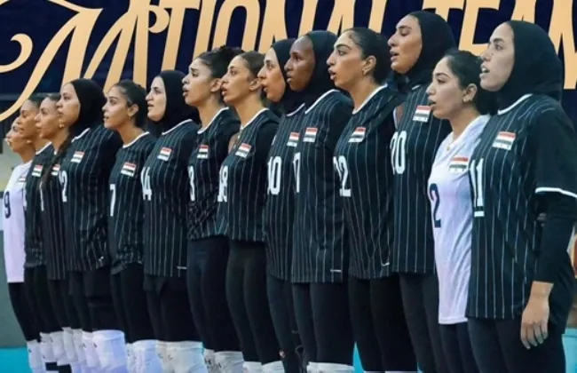 وزير الرياضة يهنئ منتخب سيدات الطائرة بعد التتويج ببطولة أفريقيا والتأهل للأولمبياد