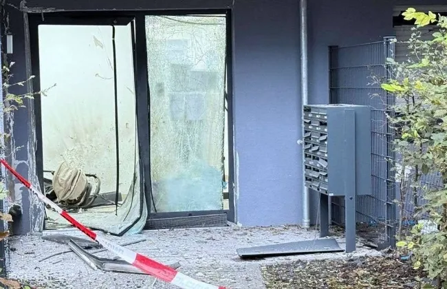 انفجارات تهز فرانكفورت.. عبوات تستهدف متجرًا ومحلًا والشرطة توقف شخصًا