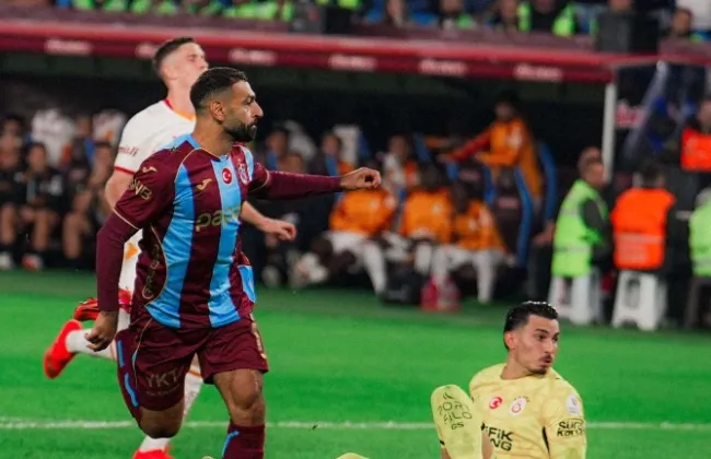 هاتريك محمد صلاح يقود طرابزون سبور لاكتساح جالاتا سراي برباعية في الدوري التركي