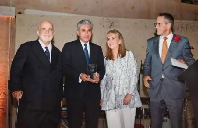 وزير السياحة يفوز بجائزة الريادة العالمية من المجلس العالمي للسياحة والسفر