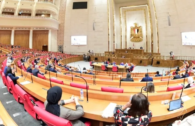 مشروع قانون دعم الأسرة.. 5 آلاف جنيه للنفقات شهريا و30 حد أقصى للمصروفات الدراسية لكافة الأبناء