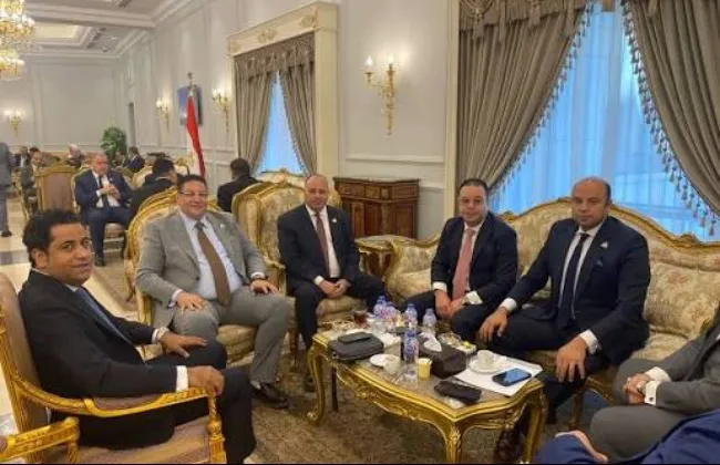 تواجد مكثف لأعضاء مجلس النواب في بهو المجلس قبل الجلسة العامة