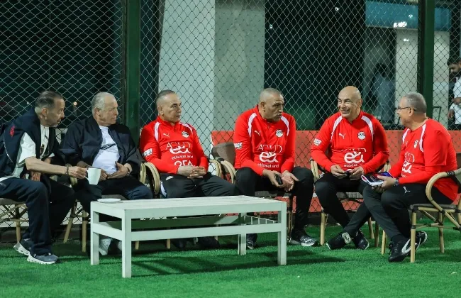 عزومة غداء من هاني أبو ريدة للتوأم بمنزله في حضور اعضاء المجلس