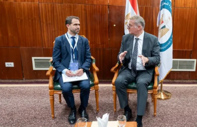 وزير البترول يبحث مع توتال إنرجيز تسريع تنفيذ مشروع ربط الغاز القبرصي بالبنية التحتية المصرية