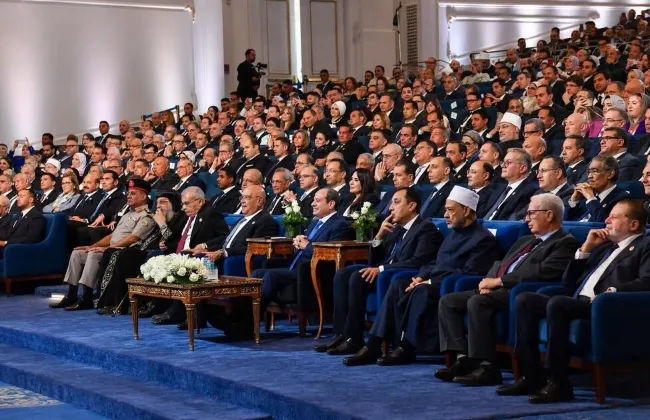 فخامة الرئيس للمصريين: وعيكم وصمودكم وتماسككم الحصن المنيع لمواجهة محاولات هدم الدولة