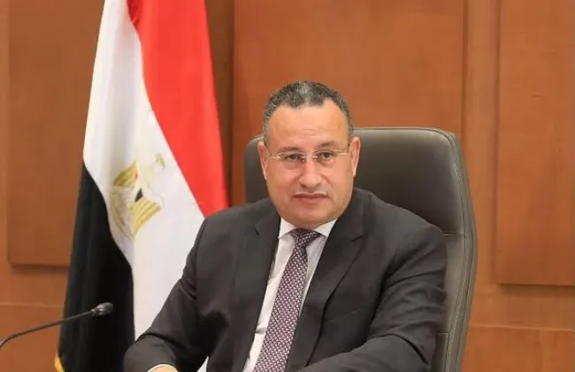 وزير التعليم العالي يتابع الحالة الصحية للطلاب المصابين في حادث بني سويف